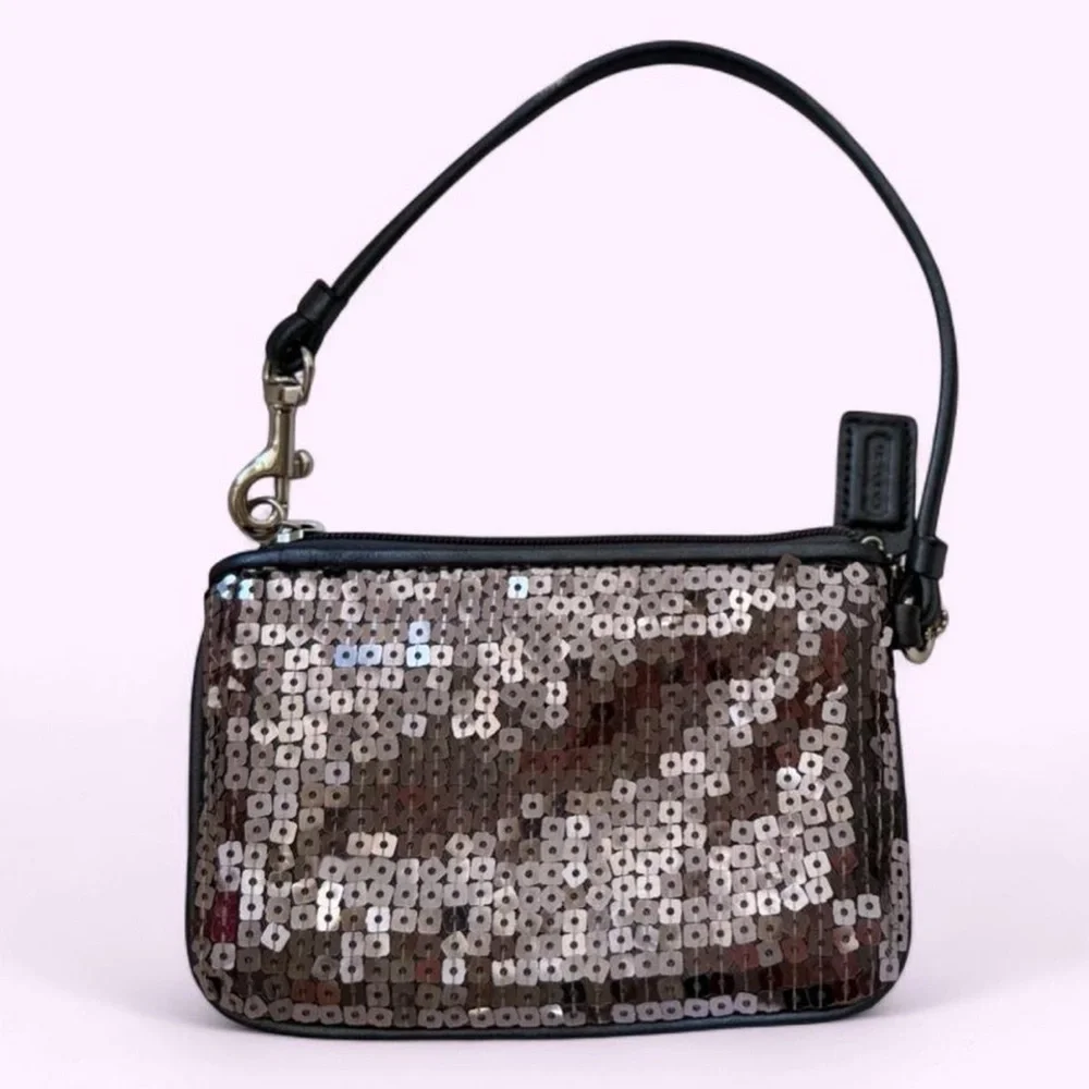 NWOT Coach Madison Sequin Small Wristlet 44389 Silver to Lavender - Picture 2 of 4